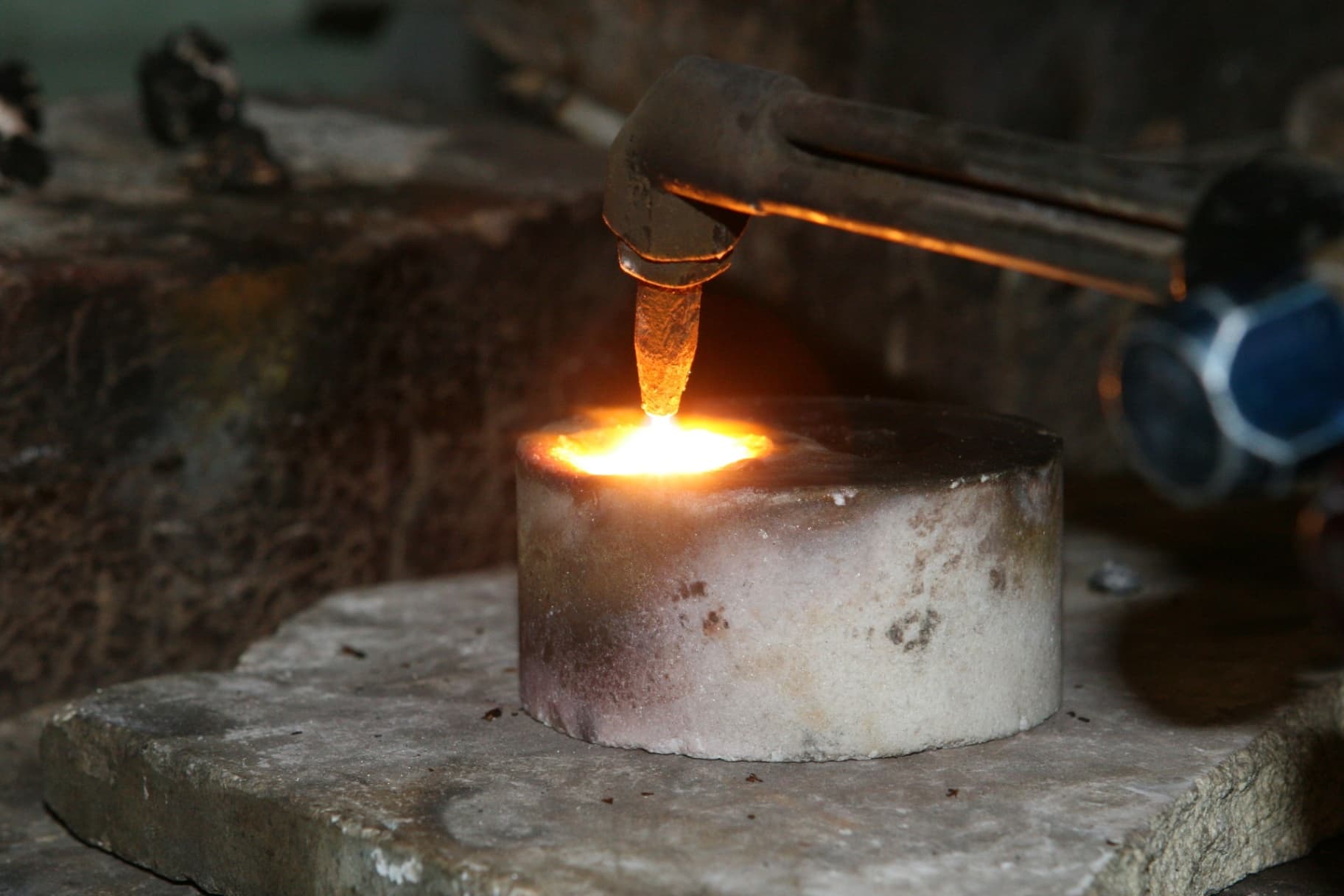 Navigating Volatility: Structural Risk Mitigation in Q3 Gold Markets